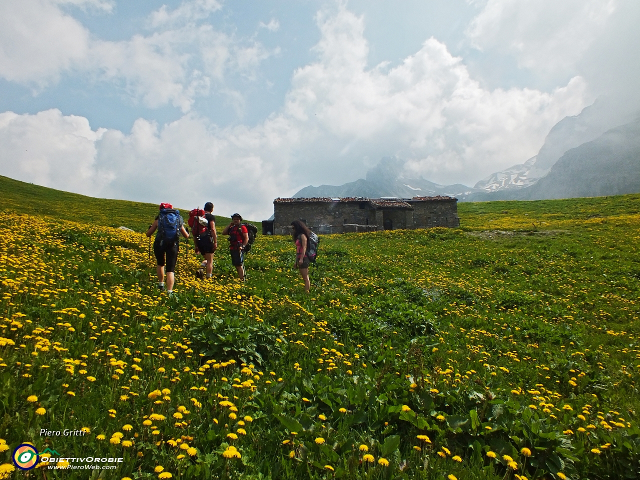 30 Baita Zuccone (1686 m.)....JPG
